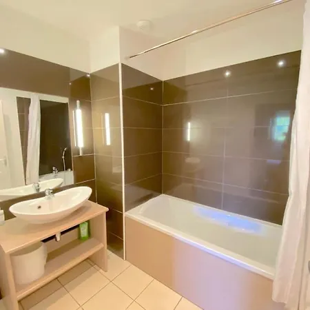 Apartment T3 Avec Vue Sur Les Montagnes - Piscine - Sauna *